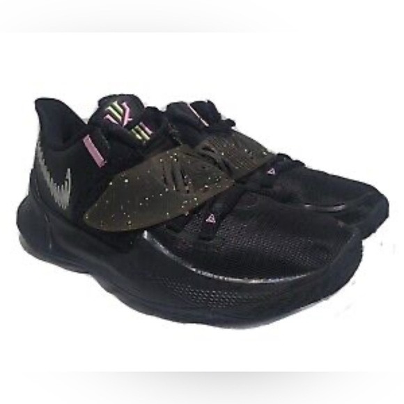 Nike Black Sneakers Modern Athletic Design - Picture 1 of 10